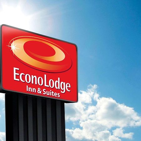 Econo Lodge Inn & Suites شانيلفيو المظهر الخارجي الصورة